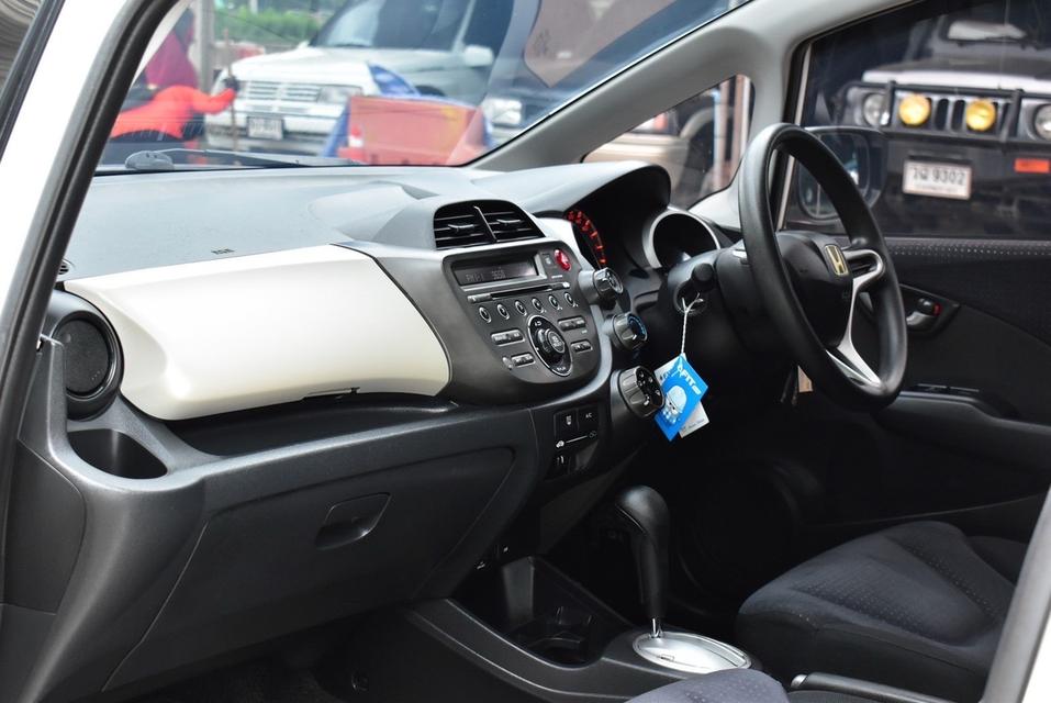 รหัสรถ PB9985 HONDA JAZZ 1.5 V AUTO 2008 9