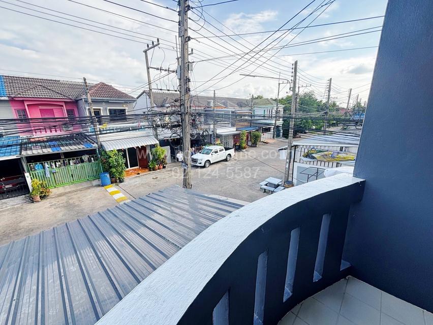หมู่บ้านแก้วขวัญ 1 ใกล้สถานีรถไฟฟ้าคูคต ถนนเสมา- ฟ้าคราม ต. คูคต อ. ลำลูกกา จ. ปทุมธานี  13