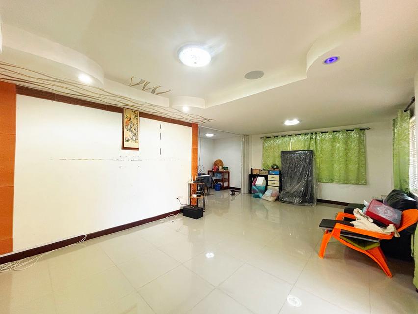 หมู่บ้านภิภาพร 2 ถนนเลียบคลอง 5 ต.คลองห้า อ.คลองหลวง จ. ปทุมธานี 9