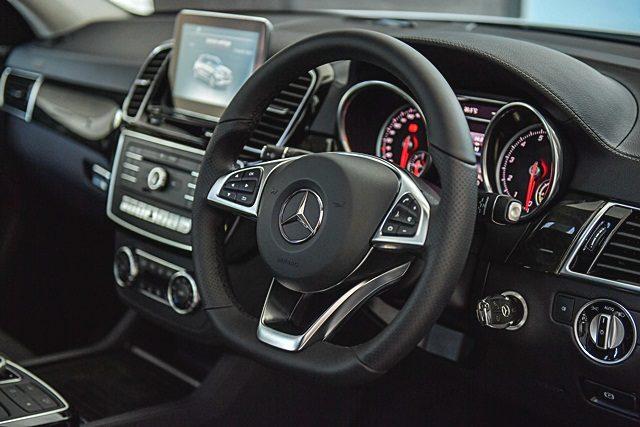 Mercedes-Benz GLE500E PluginHybrid 4Matic เกียร์ออโต้ สีบรอนเงิน TOP สุด 2017 ทะเบียนสวย