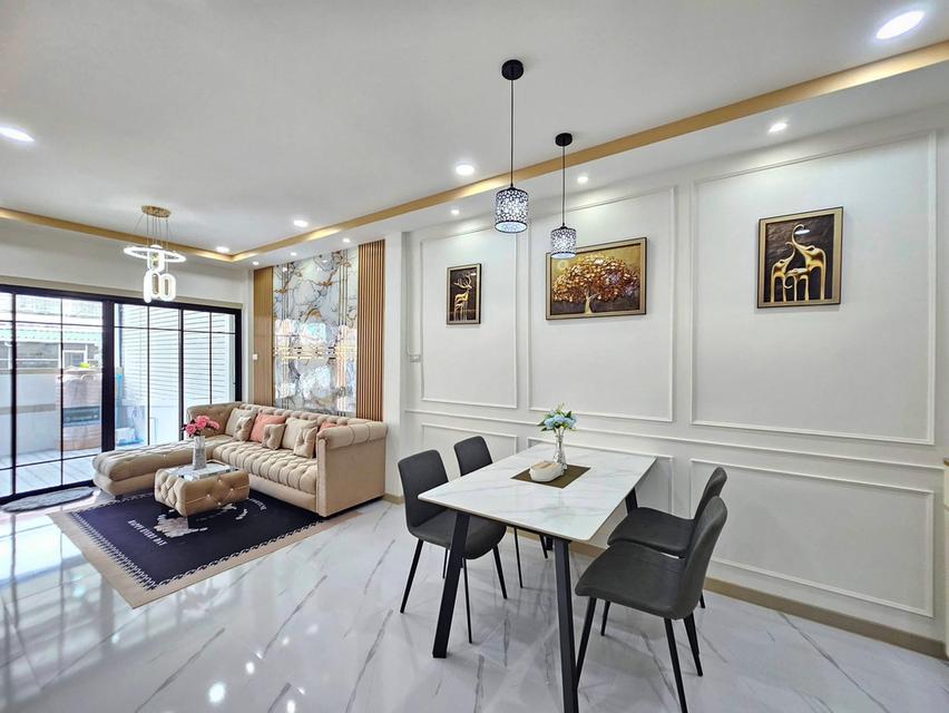 หมู่บ้านศรีประจักษ์ 7 (ถนนเมน) รีโนเวทใหม่ พร้อมเข้าอยู่ 15