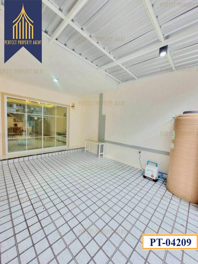 ทาวน์เฮ้าส์ดิเอมเมอรัลพาร์ค 2 ราคาย่อมเยาว์ 2