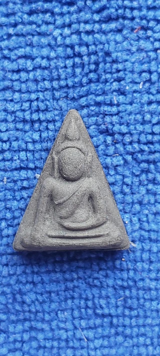 พระนางพญา หลวงพ่อกวยหลังเรียบ