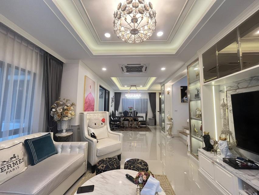 ขายขาดทุนบ้านเดี่ยวหรู 2 ชั้น หมู่บ้าน เซนโทร ราชพฤกษ์ 2 เนื้อที่ดิน 86.4 ตรว. 4 นอน 5 น้ำ บ้านสวย ตกแต่งครบ ใกล้รถไฟฟ้าสายสีม่วง 7