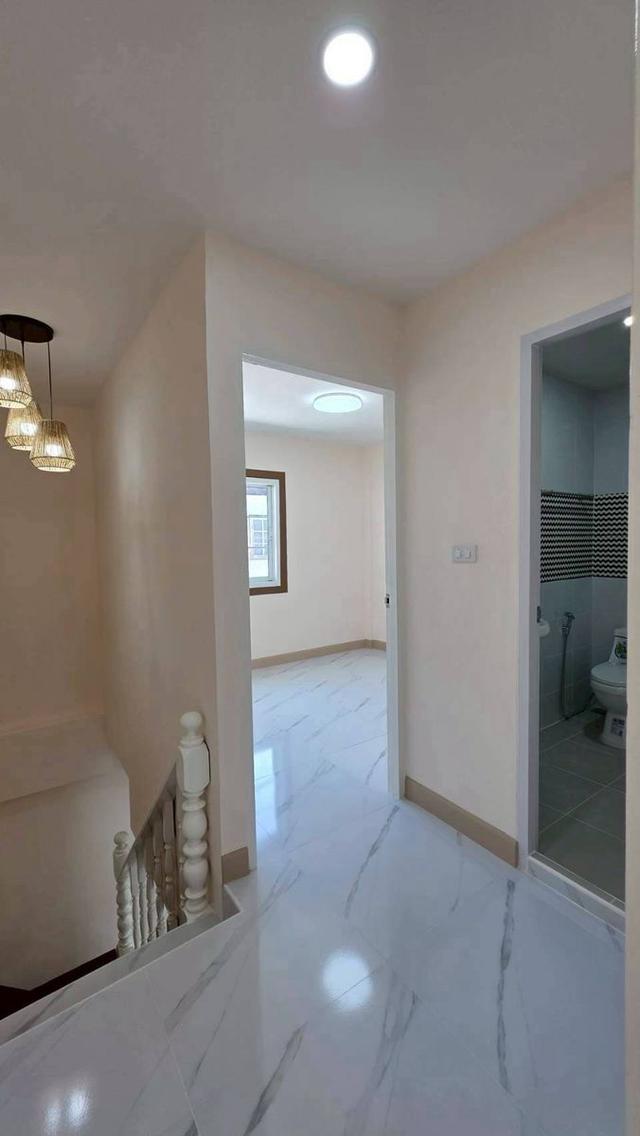 หมู่บ้านบัวทอง1 ติดรถไฟฟ้าสายสีม่วง สถานีคลองบางไผ่ ทาวน์เฮาส์ 2 ชั้น   ตกแต่งใหม่พร้อมอยู่   หน้าบ้านไม่ชนใคร เป็นทุ่งนา 14