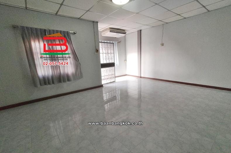 ทาวน์เฮาส์ เนื้อที่ 23 ตร.ว. หมู่บ้านพิธิพันธ์วิลล่า (ซอยพหลโยธิน 52 แยก 39) ใกล้BTSสะพานใหม่ ถนนพหลโยธิน แขวงคลองถนน เขตสายไหม 10