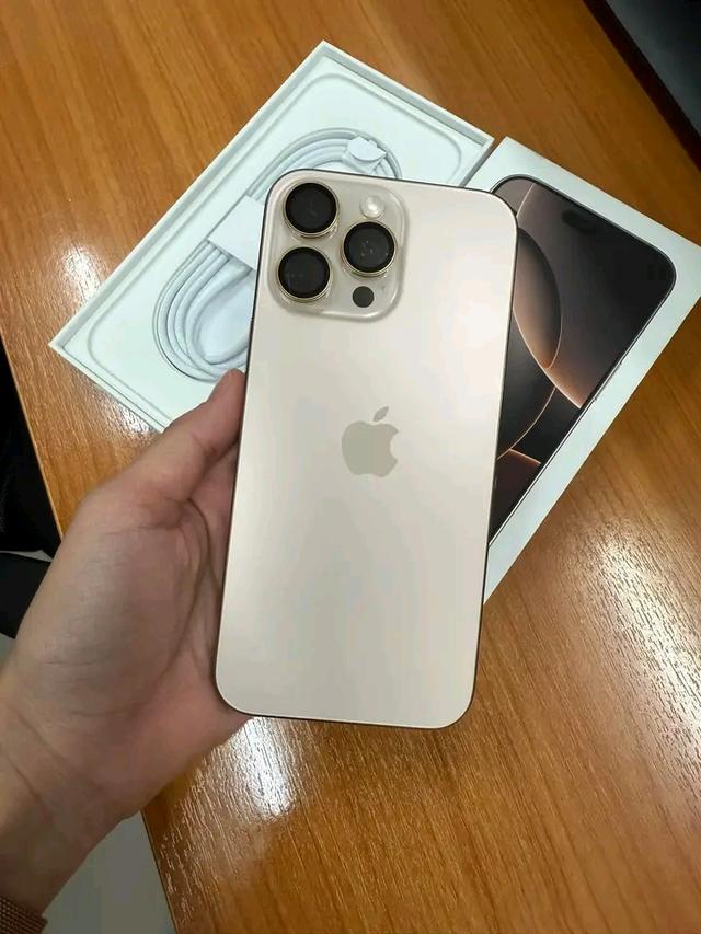 ขายไอโฟน iPhone 16 pro max 7