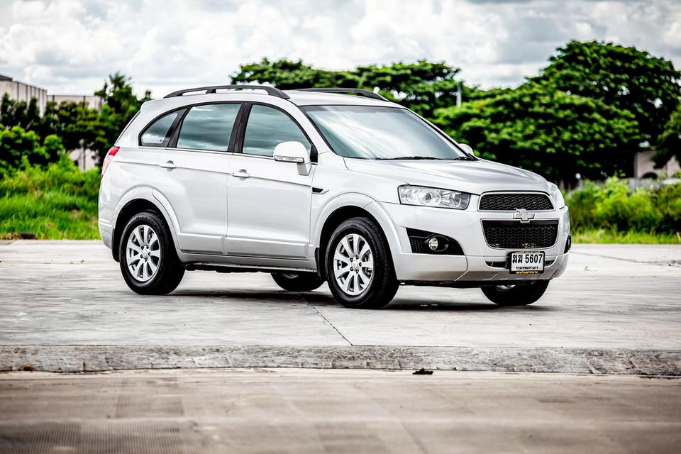 CHEVROLET Captiva 2.4 LT ปี 2012 เกียร์ออโต้ สีเทา Suv 7 ที่นั่ง 4