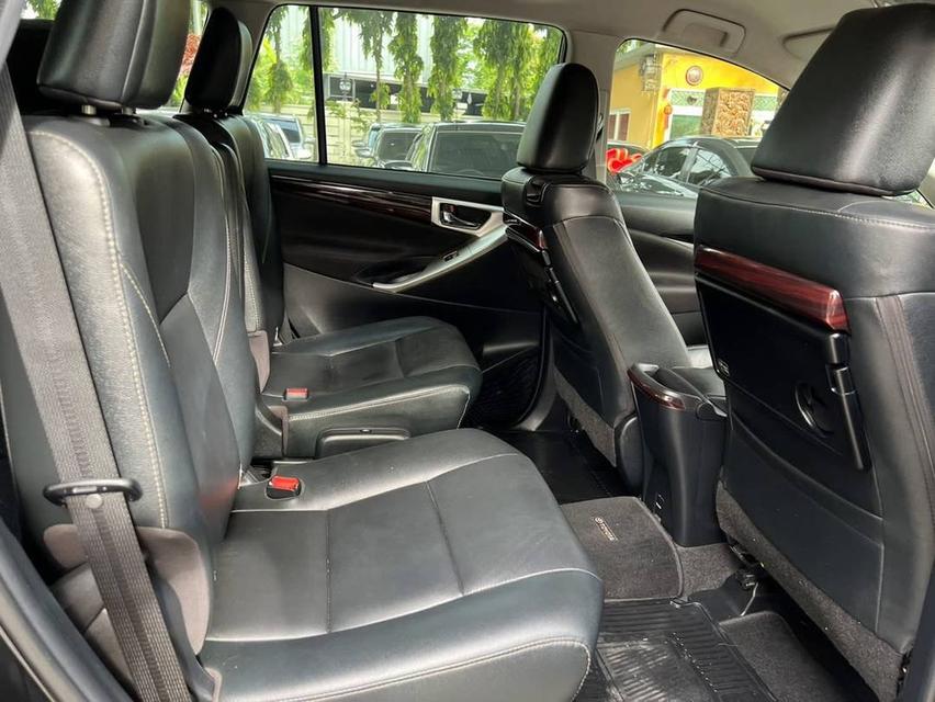 TOYOTA INNOVA CRYSTA PREMIUM เครื่อง2.8cc. AUTO ปี2022 7