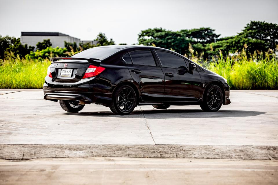 Honda Civic Fb 1.8E Navi ปี 2013 เบาะไฟฟ้า มือเดียวป้ายแดง สีดำ 5