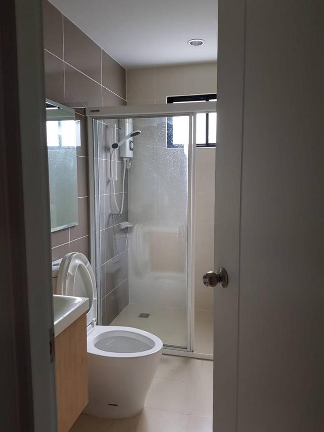 ให้เช่าทาวน์โฮม/ชั้นห้องริมแอร์ทั้งหลัง16000บาท/เดือน 16