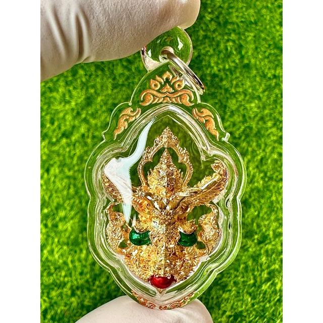 Phaya Garuda “Setthi Prarthana” Golden Enamel Amulet Divine Command, Wealth Fulfillment – The Royal Emblem of Heavenly Power 
