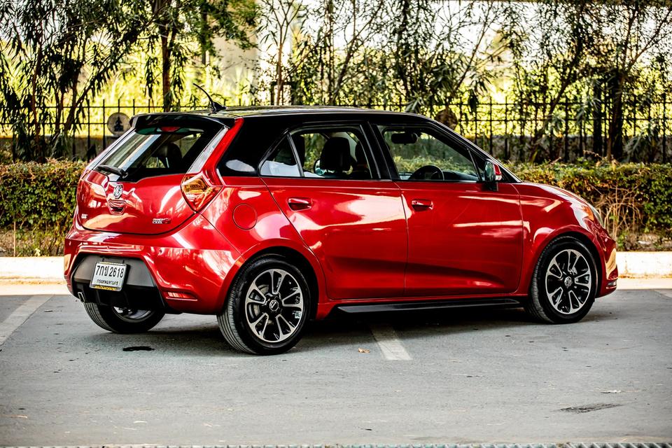 MG 3 1.5X Sunroof  ปี 2018 สีแดง  มือเดียวป้ายแดง  6