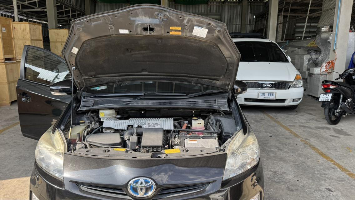 Toyota Prius ปี 2011 10