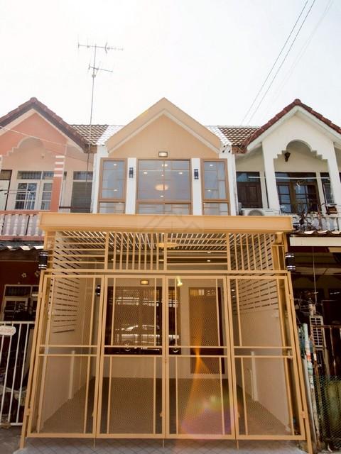 ขายทาวน์เฮ้าส์ 2 ชั้น 16 ตร.วา นวมินทร์ 135 รีโนเวทใหม่ทั้งหลังสไตล์ญี่ปุ่น ใกล้ตลาดปัฐวิกรณ์ 1