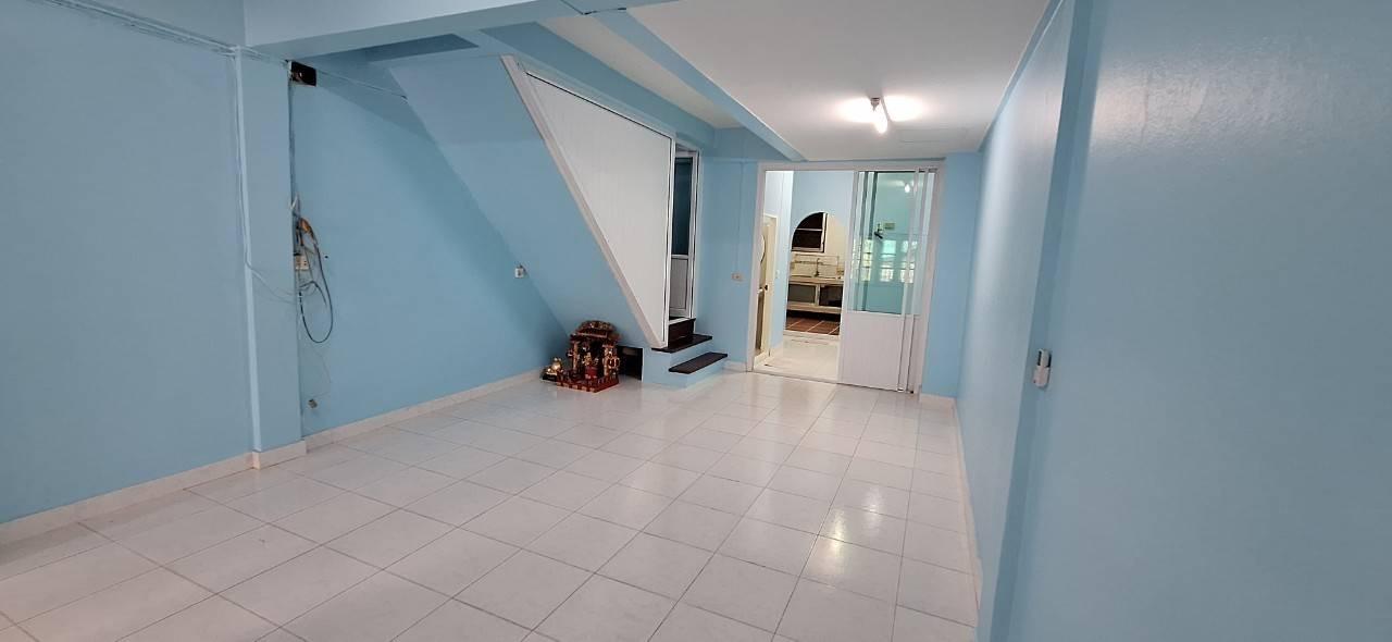 ขายบ้านทาวน์เฮ้าส์ ทำเลดีใกล้เดอะมอลล์บางแค MRT หลักสอง รีโนเวทใหม่ พร้อมเข้าอยู่! 6