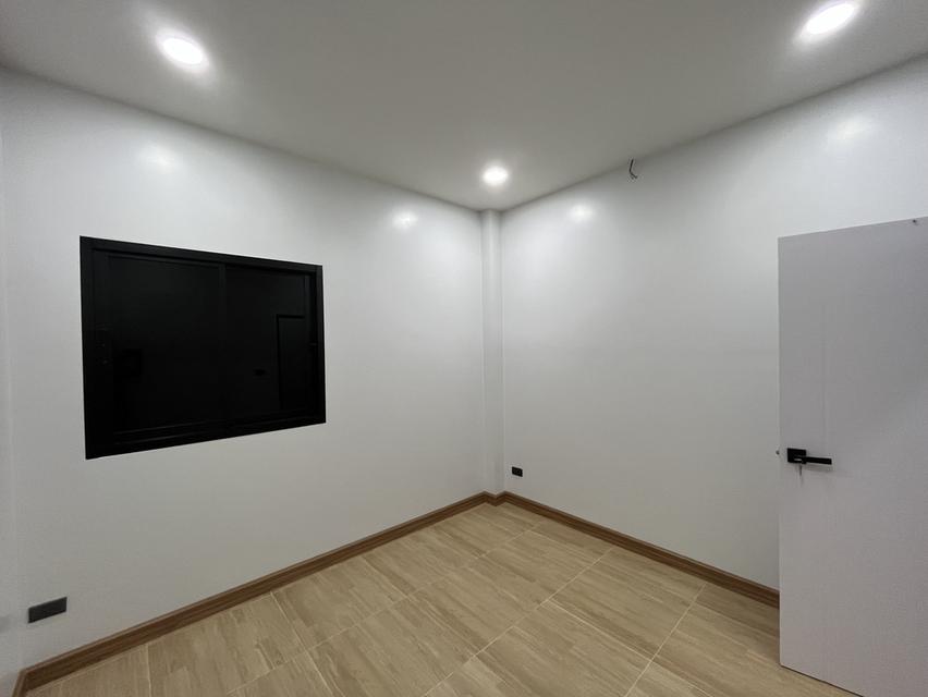 🏡 บ้านเดี่ยวที่มาพร้อมความเป็นส่วนตัวด้วยดีไซน์พิเศษ 2 ห้องนอน 2 ห้องน้ำ 1 ที่จอดรถ และสวน ส่วนตัวภายในบ้าน กับพื้นที่ใช้สอย 100 ตรม. ที่ดินเริ่มต้น 12