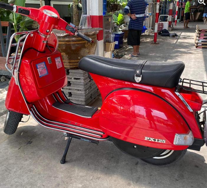 ปล่อยขาย Vespa PX 125 สีแดง