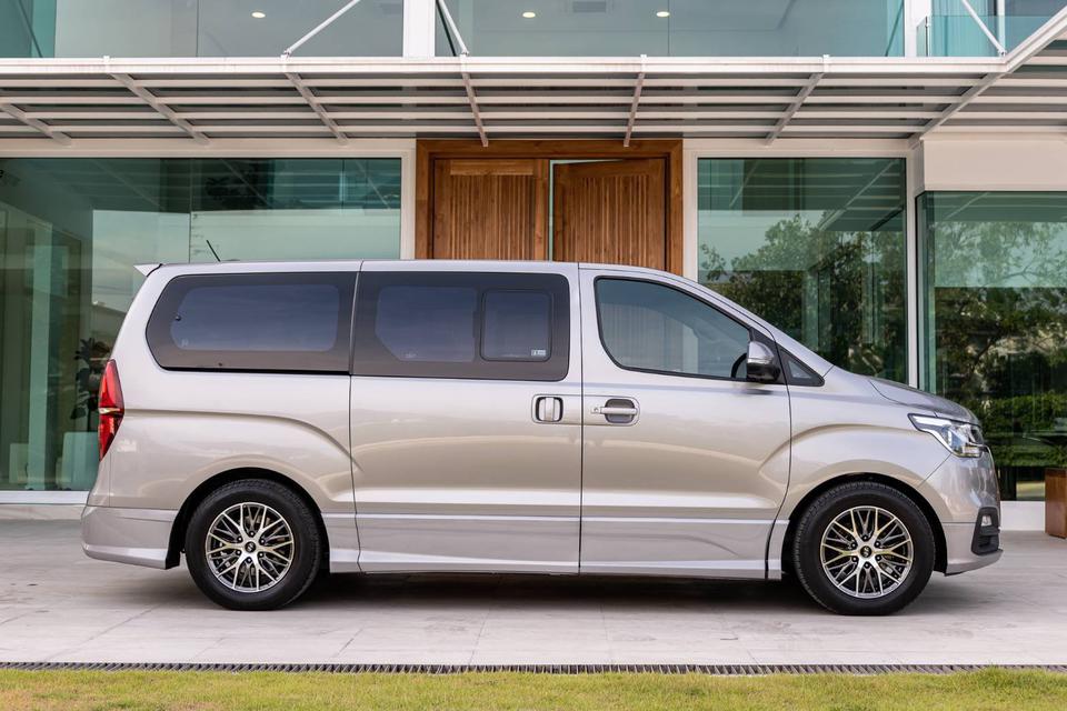 Hyundai H1 deluxe ปี2019  3