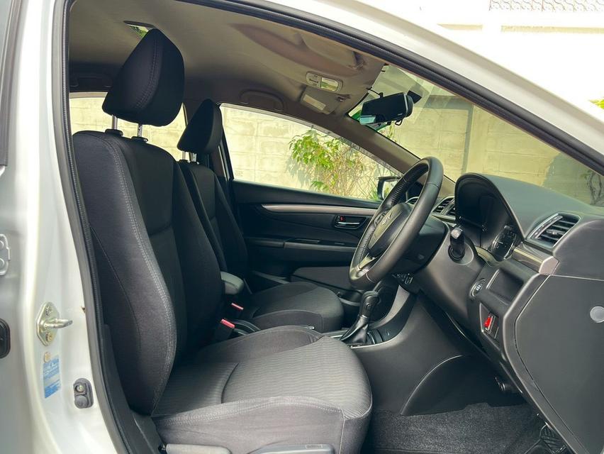 Suzuki Ciaz ปี 2016 รุ่น GLX 1.25L CVT TOP สวยสุดในรุ่น มือเดียวป้ายแดง สีเดิมทั้งคัน 15