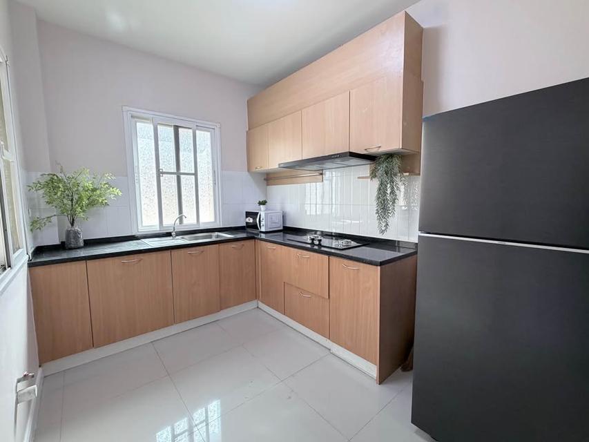 🏡 บ้านเดี่ยวสองชั้นในโครงการ ใกล้สิ่งอำนวยความสะดวกครบวงจร #สันทราย ราคาเพียง 35,000 บาท/เดือน✨ 清迈双层独栋别墅出租 家具齐全 4 卧室 3 卫生间 租金 35,000 泰铢/月(含物业费)✨ 2