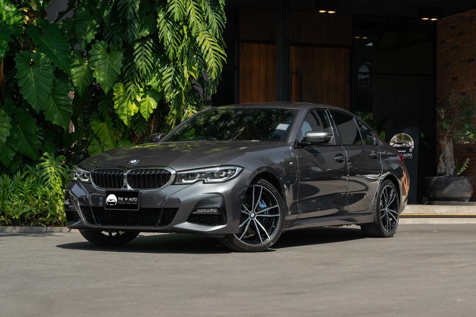 “BMW 330e M Sport Plug-in Hybrid” ปี2020 📌𝟯𝟯𝟬𝙚 สีหายากเข้าแล้ว! 🛠วิ่งน้อยพร้อม 𝘽𝙎𝙄&𝙒𝙖𝙧𝙧𝙖𝙣𝙩𝙮