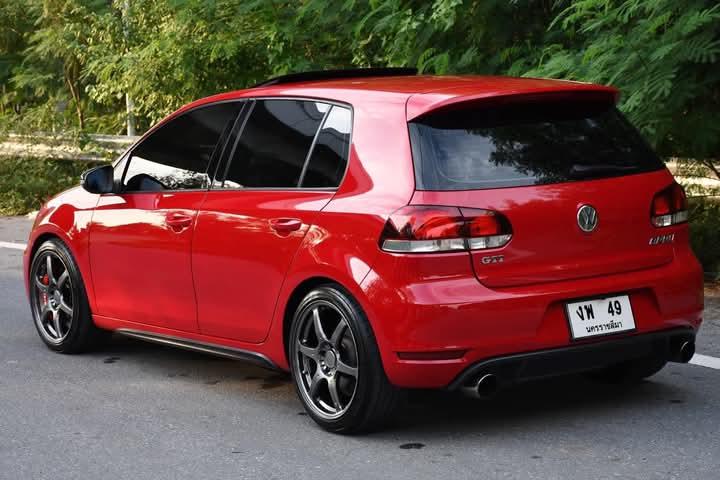 Volkswagen Golf สีแดงสดๆของแท้ 6