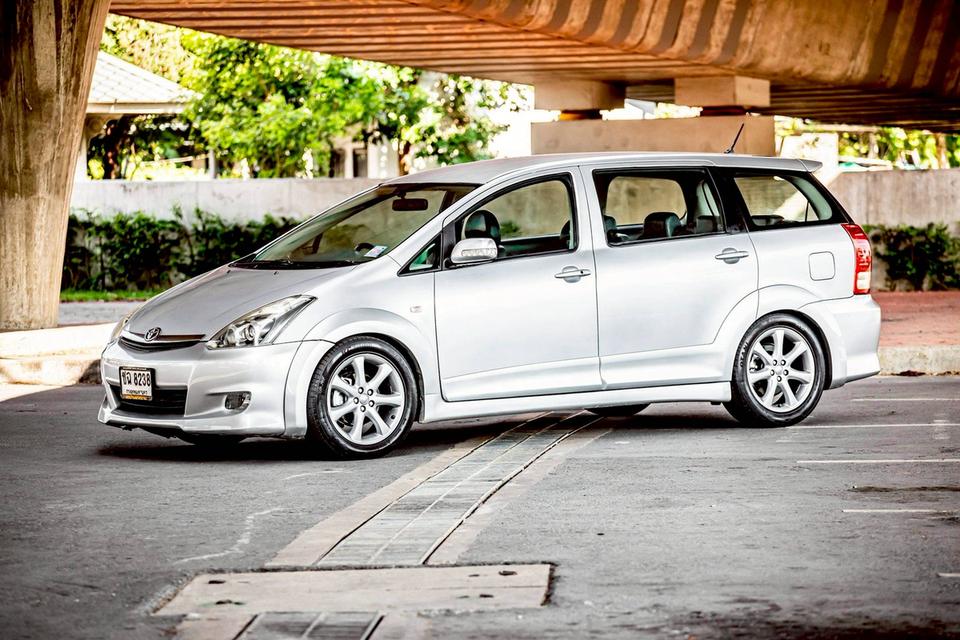 Toyota Wish 2.0Q ปี 2007 สีบรอนซ์เงิน สภาพนางฟ้า เกียร์ออโต้ 9
