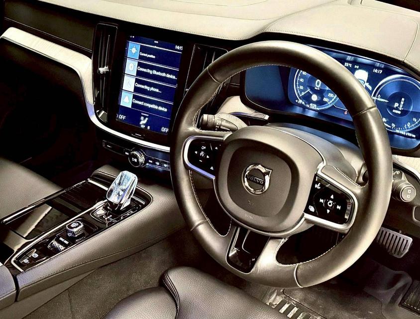 Volvo V60 T8 Inscription 4WD Wagon ปี 2020 10