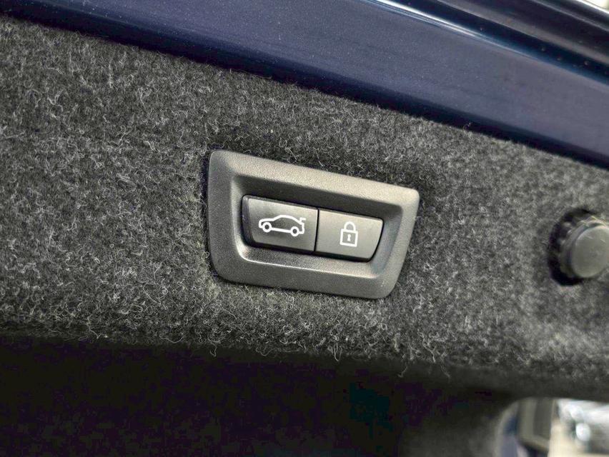 รหัสรถ WMT53 BMW 520d M Sport LCI G30 ปี 2023 18