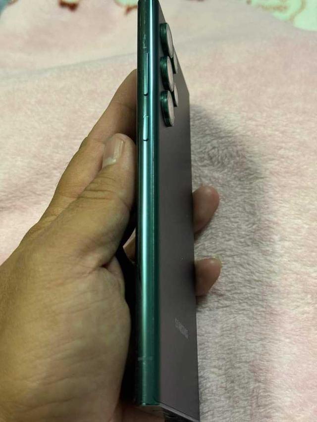 Samsung Galaxy S22 Ultra  สีเขียว 2