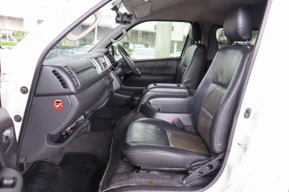 TOYOTA VENTURY 3.0 G ดีเซล 2018 13