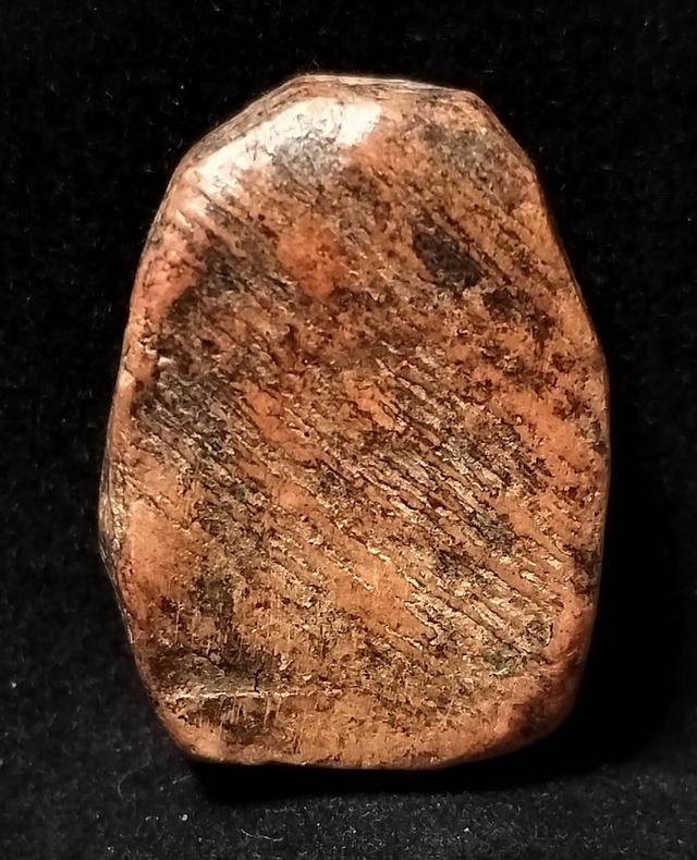 พระซุ้มกอพิมพ์ใหญ่ มีลายกนก