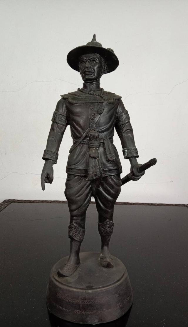 609.พระบรมรูปหล่อสมเด็จพระเจ้าตากสินมหาราช ทรงยืน