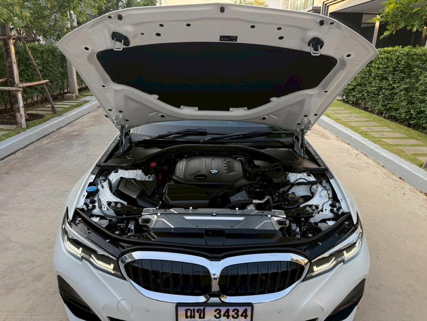 #BMW 320D M SPORT ปี 21 จด22 G20 สีขาว ✨รถมือเดียว สภาพป้ายแดง สีเดิมทั้งคัน  BSI ถึง 30 พ.ย. 69 หรือ 100,000 km. Warranty ถึง 30 พ.ย. 69 หรือ 200,000 รูปที่ 13