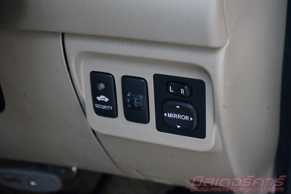 2012 TOYOTA INNOVA 2.0 G OPTION 17