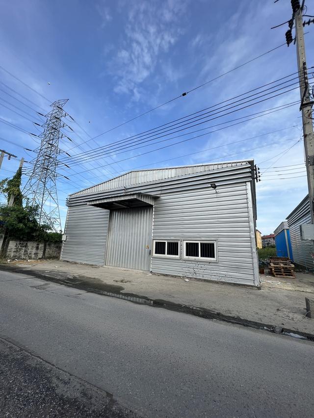 โกดังสำเร็จรูปให้เช่า บางพลีใหญ่ อ.บางพลี สมุทรปราการ 360 ตรม. ราคา : ฿45,600 / เดือน