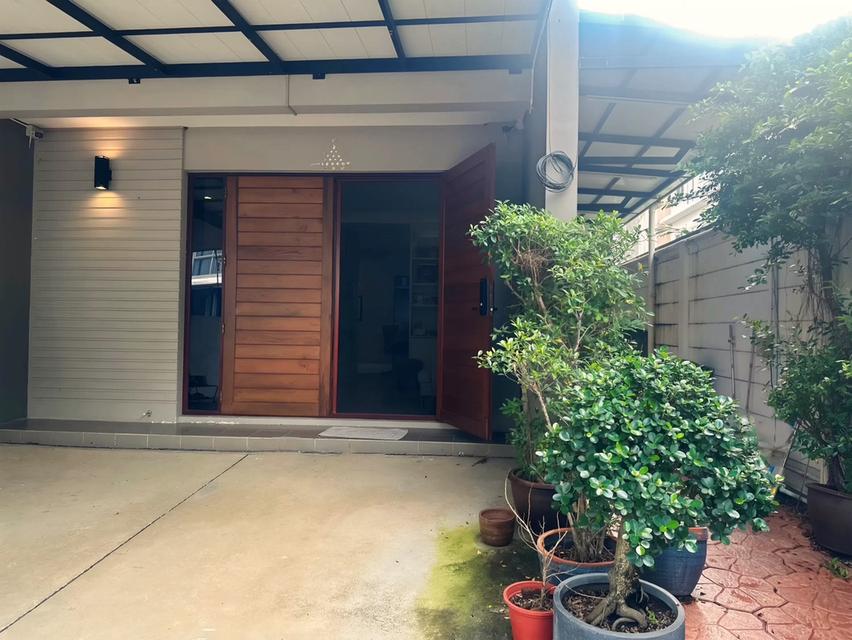 ขายบ้าน Patio ลาดกระบัง 🏡 ใกล้มอเตอร์เวย์–สนามบินสุวรรณภูมิ พร้อมเข้าอยู่ 2