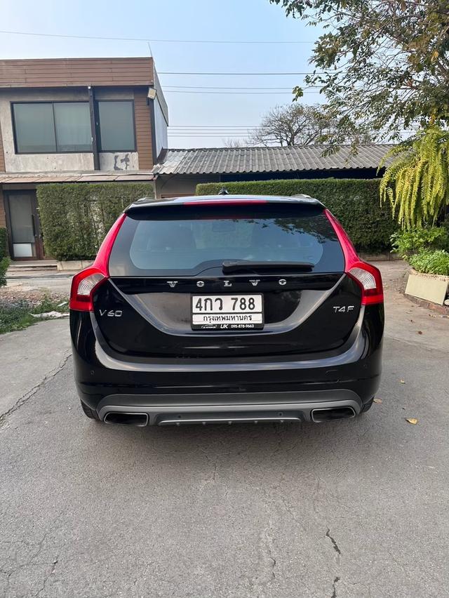 ขายVolvo v60 t4f ชุดแต่งแท้รอบคัน