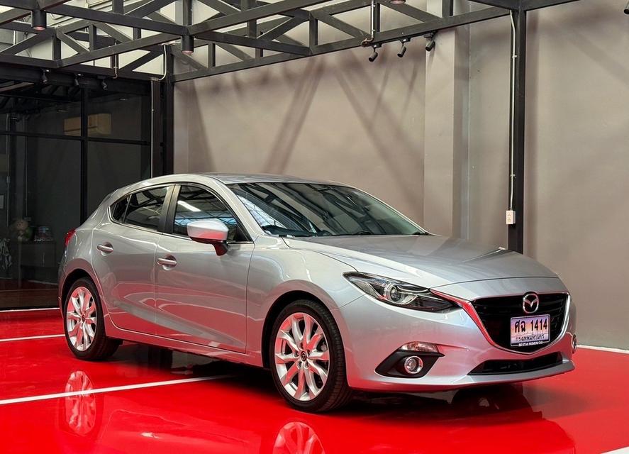 2016 MAZDA 3 2.0S 5 ประตู รถมือเดียวออกป้ายแดง รถวิ่งน้อยเพียง 90,000 กม รถเข้าศูนย์ทุกระยะ ไม่มีอุบัติเหตุครับ