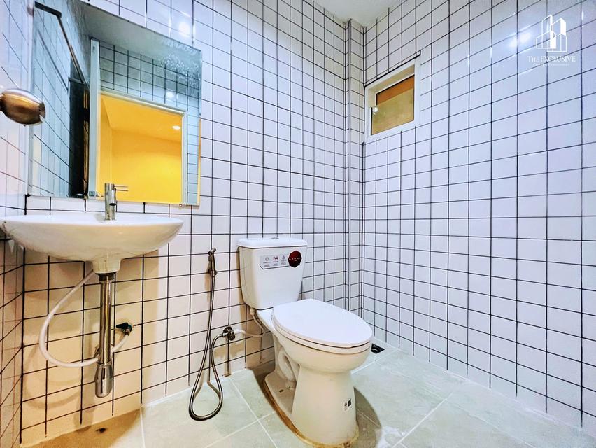 🏡 ขายทาวน์เฮ้าส์ บัวทอง 4 รีโนเวทใหม่สไตล์มินิมอล ✨ สวย อบอุ่น พร้อมอยู่ | ทำเลต้นสายรถตู้ เดินทางสะดวกที่สุดในย่านนี้ 9