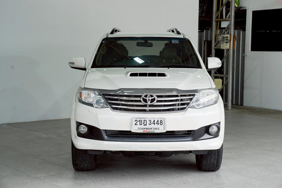 TOYOTA FORTUNER 3.0 V 4WD AT  (ปี 2011)  2