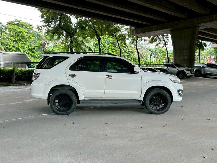ขายรถ Toyota Fortuner 2.7V ปี 2012 สีขาว เกียร์ออโต้ 8