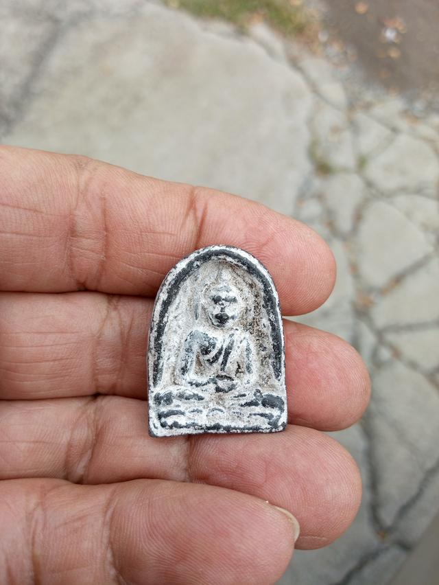 พระซุ้มกอพิมพ์ใหญ่เนื้อดิน
