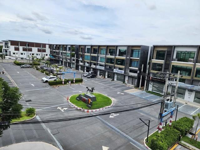 ให้เช่าโฮมออฟฟิศโมเดิร์น 3.5 ชั้น โครงการ H-Cape Biz Sector อ่อนนุช–สุขาภิบาล 2 ยูนิตหน้าโครงการ ติดถนนใหญ่ 9