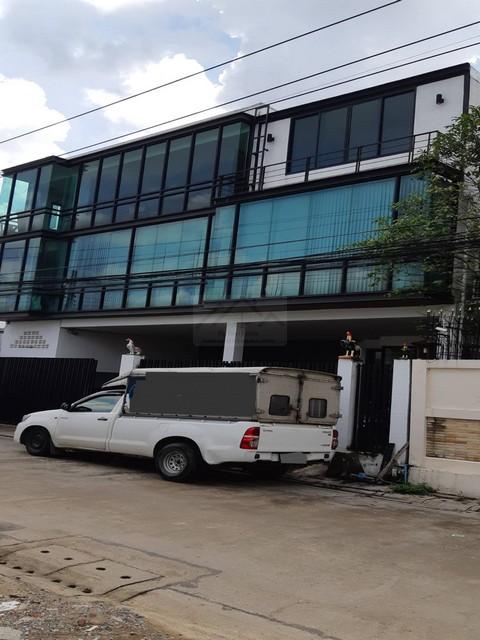 ขายโกดังโรงงานขนาดเล็ก พร้อมสำนักงาน 3 ชั้น ย่านลาดพร้าว 101 ใกล้วัดบึงทองหลาง 3