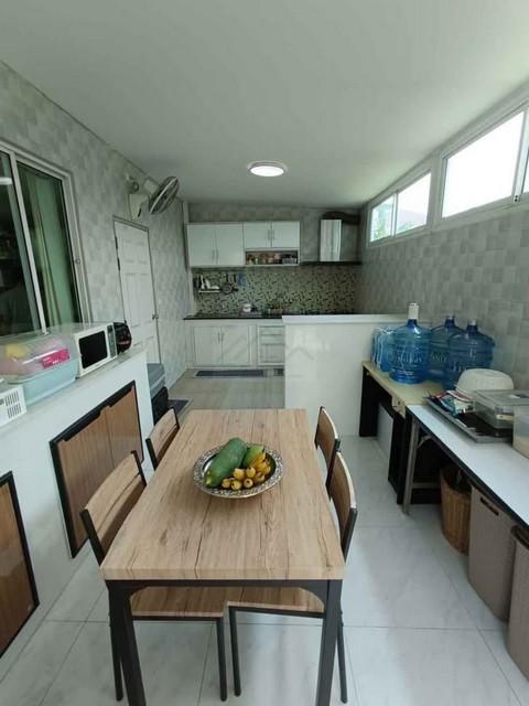 ขายทาวน์โฮม 3 ชั้น แปลงมุม หมู่บ้านซื่อตรง แกรนด์โฮม พหลโยธิน 34 (เสนานิคม 1) เงียบสงบ ทำเลดี เข้า-ออกสะดวกได้หลายทาง ใก 8