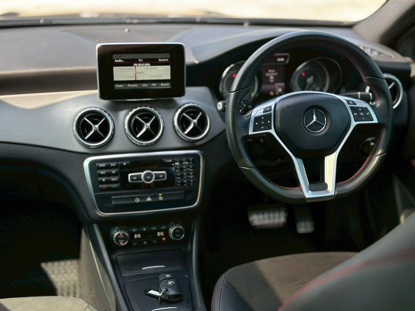 รหัสรถ PAT3860 Mercedes Benz GLA 250 AMG 2015 สีเทา 12