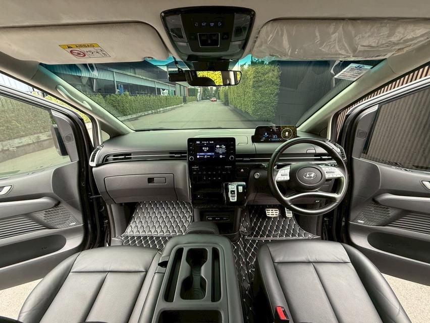 รหัสรถ AP7737 Hyundai Staria Premium Sunroof 2.2D 8AT ปี 2022 สีดำ ตัวtop รูปที่ 12