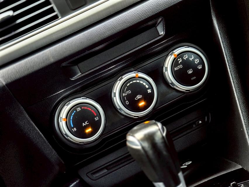 รหัสรถ CBLX2584 ✨ Mazda3 2.0S Sport ปี 2015 (จดปี 2016) 16